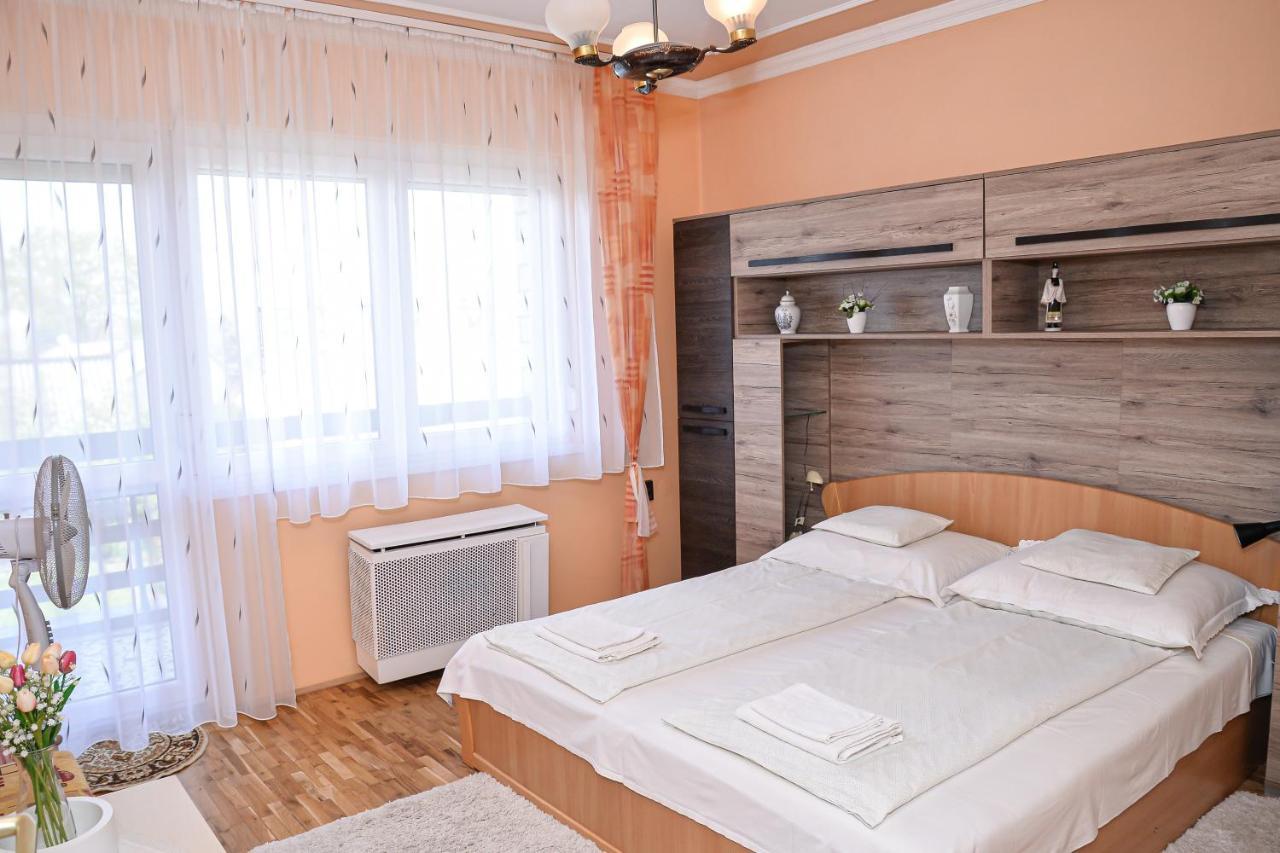Lilla Vendeghaz Villa Hajdúszoboszló Buitenkant foto