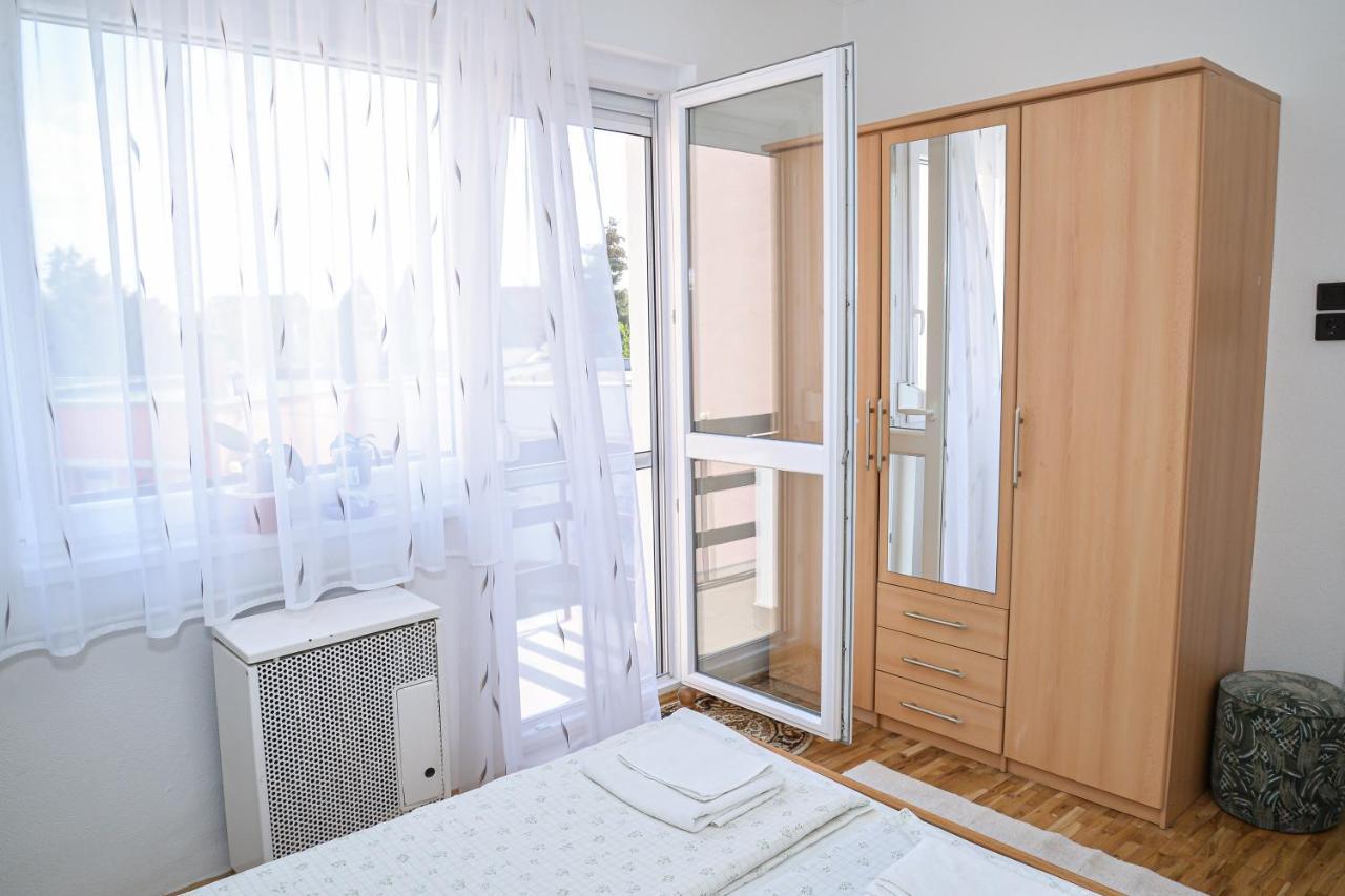 Lilla Vendeghaz Villa Hajdúszoboszló Buitenkant foto