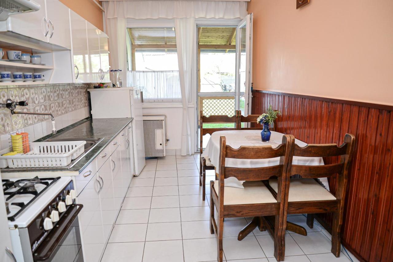 Lilla Vendeghaz Villa Hajdúszoboszló Buitenkant foto