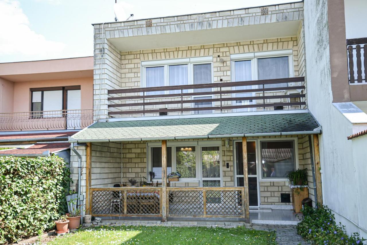 Lilla Vendeghaz Villa Hajdúszoboszló Buitenkant foto