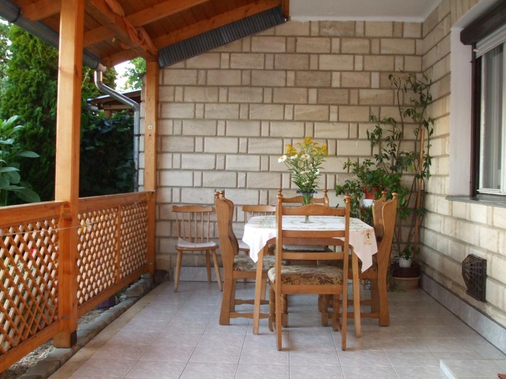Lilla Vendeghaz Villa Hajdúszoboszló Buitenkant foto